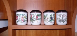 Fűszertartók latin nevekkel