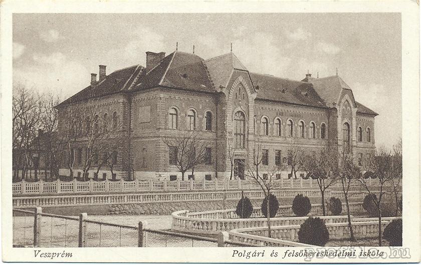 Kossuth Iskola Régi épület Képek Veszprem